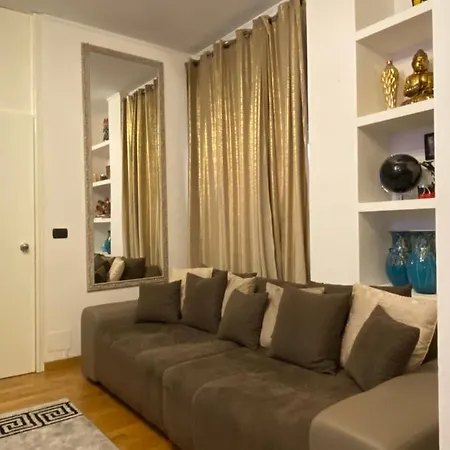 Apartment Elegante In Piazza 5 Giornate Milan
