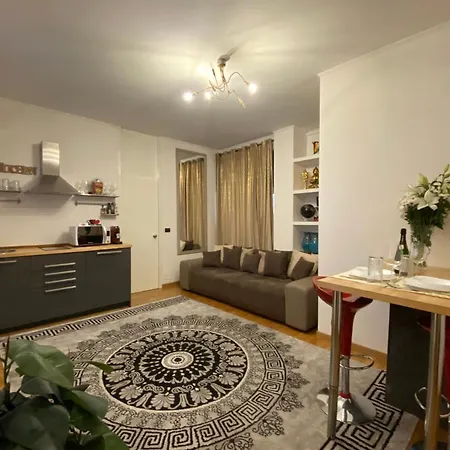 Apartment Elegante In Piazza 5 Giornate Milan