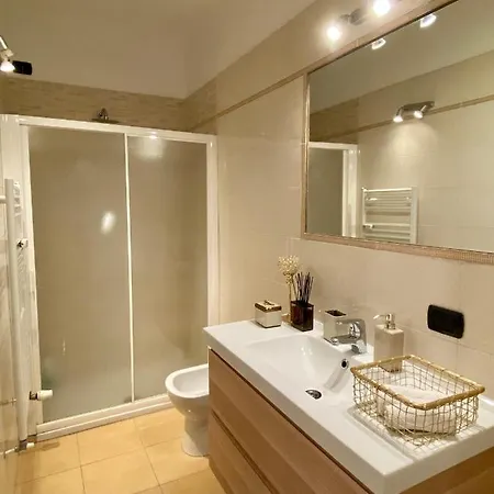 Elegante In Piazza 5 Giornate Apartment *