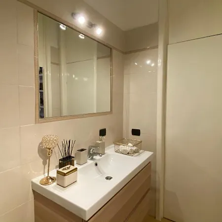 Apartment Elegante In Piazza 5 Giornate